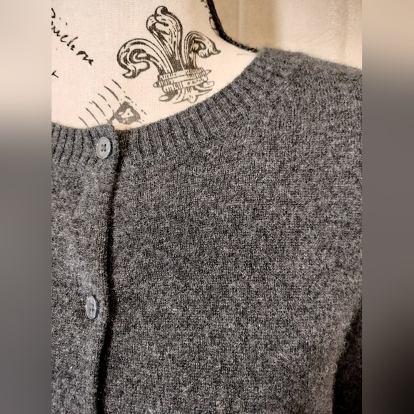 EUC! Boden Classic Cashmere Gray Women's Sweater. Size S - Picture 2 of 6